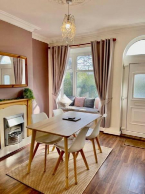 4 bed house + garden Ideal for Contractors&Families